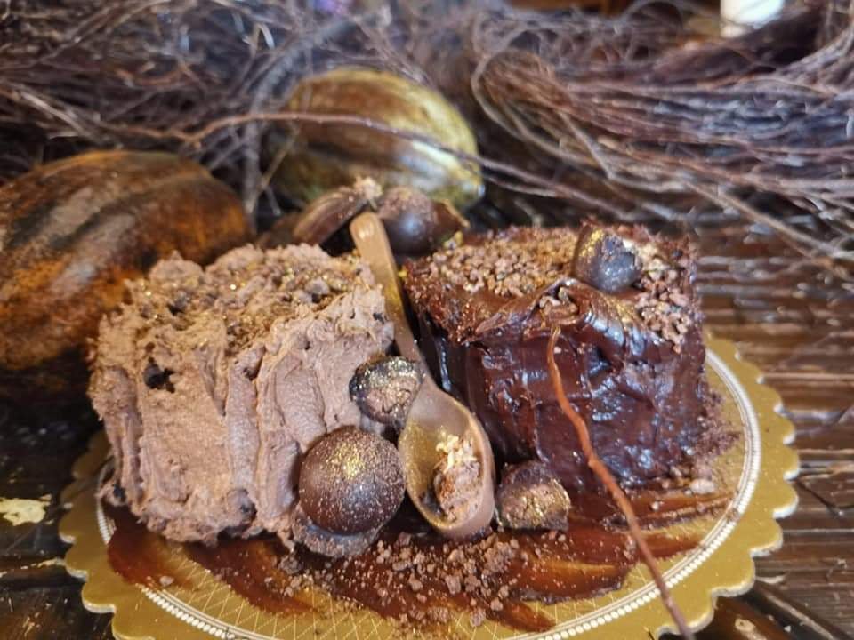 C:\Users\GCPI-ROBBY\Desktop\chocolate queen\PHOTOS\FEATURED ARTICLES\8C - FATHERS DAY CAKE\B.jpg