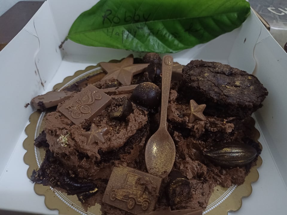 C:\Users\GCPI-ROBBY\Desktop\chocolate queen\PHOTOS\FEATURED ARTICLES\8C - FATHERS DAY CAKE\D.jpg