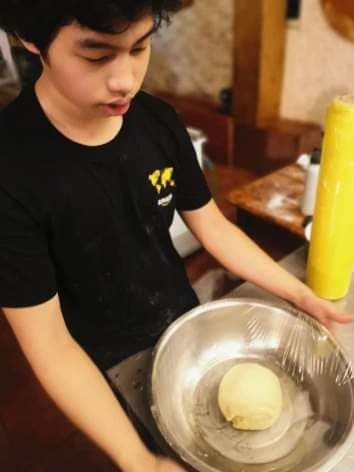 C:\Users\GCPI-ROBBY\Desktop\chocolate queen\PHOTOS\FEATURED ARTICLES\8 - BREAD & CAKES OVERLOAD\3.jpg