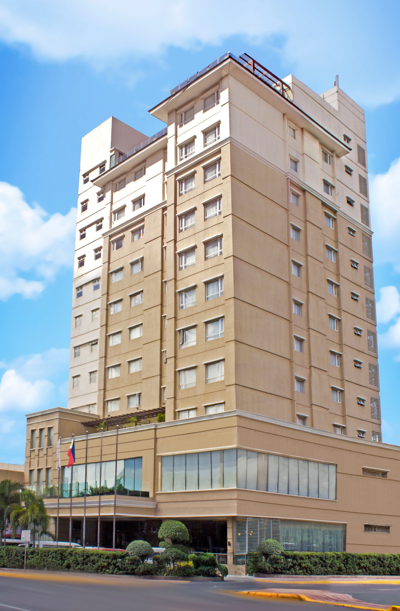 C:\Users\GCPI-ROBBY\Desktop\PRS\PR 10 - HAROLDS EVOTEL\Harolds Evotel Facade.jpg