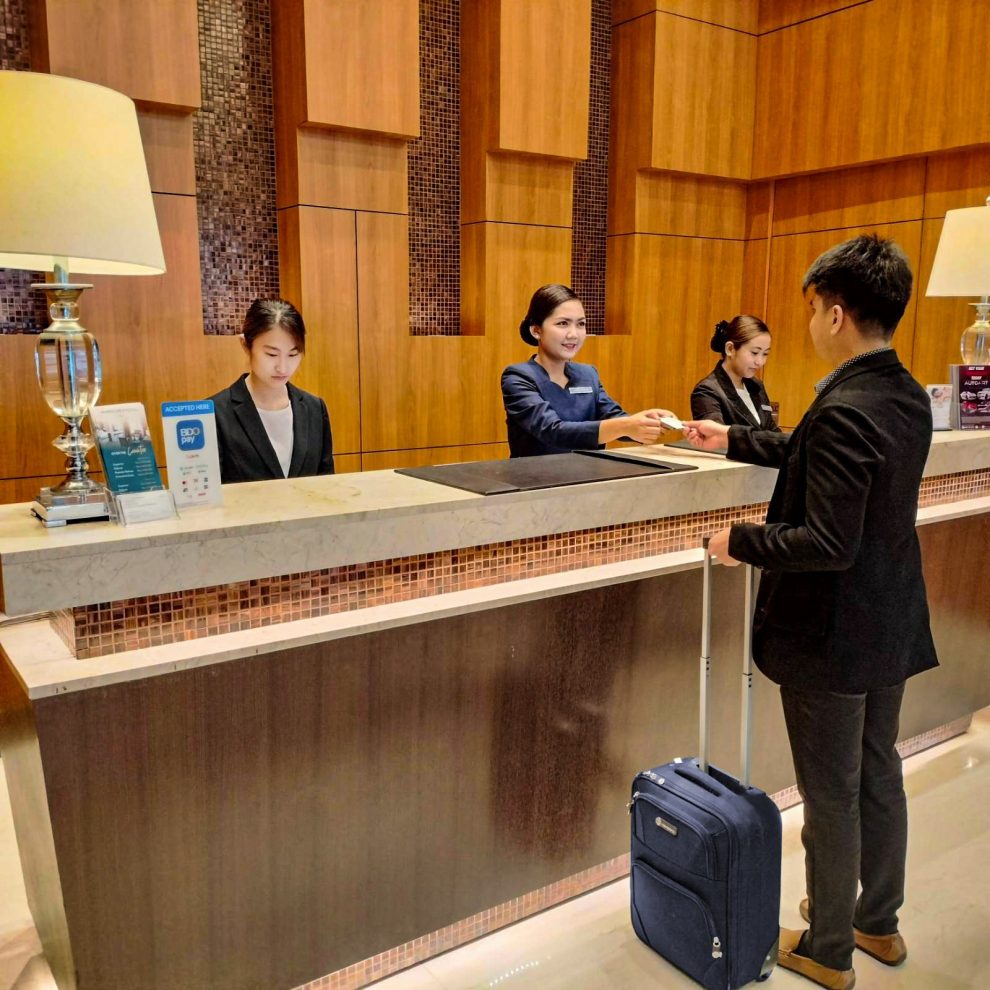C:\Users\GCPI-ROBBY\Desktop\PRS\PR 10 - HAROLDS EVOTEL\Front Desk.jpg