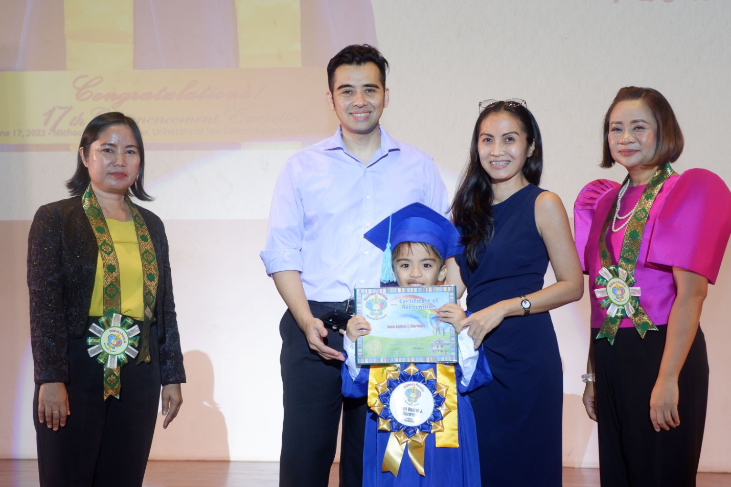 C:\Users\GCPI-ROBBY\Desktop\MINERVA STOCK ARTICLE\BATCH 1\29 - Preschool Completer 1 with parent.JPG