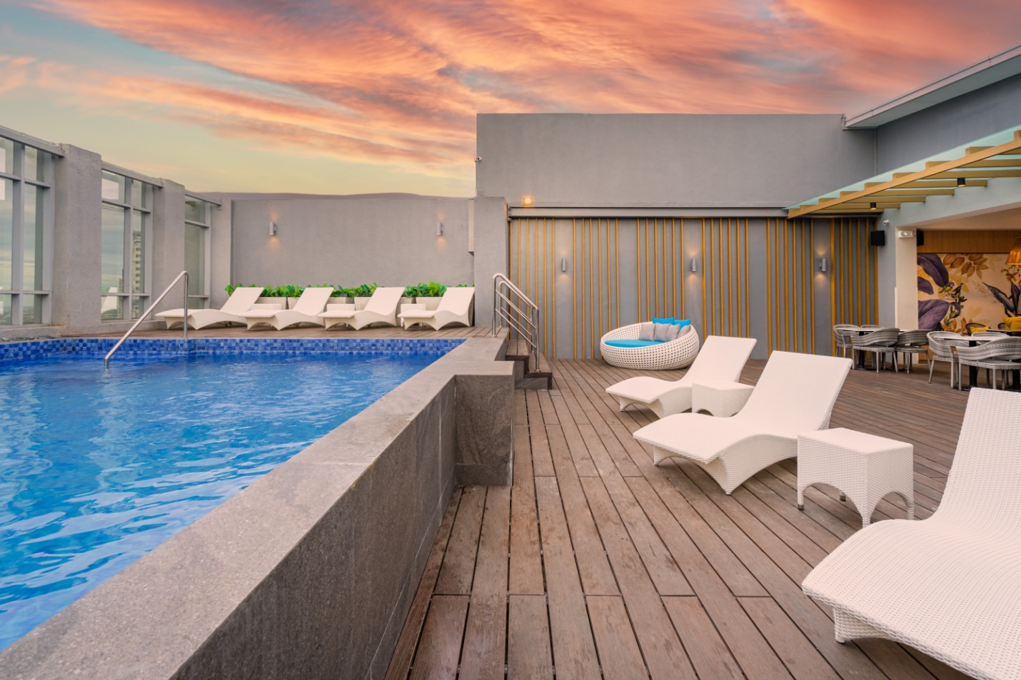 C:\Users\GCPI-ROBBY\Desktop\PRS\PR 49 - BAYFRONT HOTEL\4-Capitol Site's Deck@19.jpg