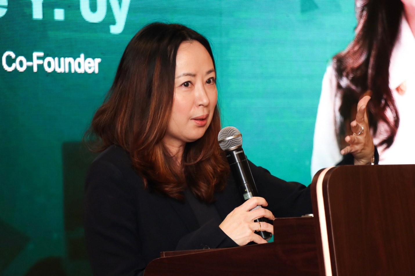 C:\Users\GCPI-ROBBY\Desktop\MINERVA STOCK ARTICLE\CEO RDT 3.jpg