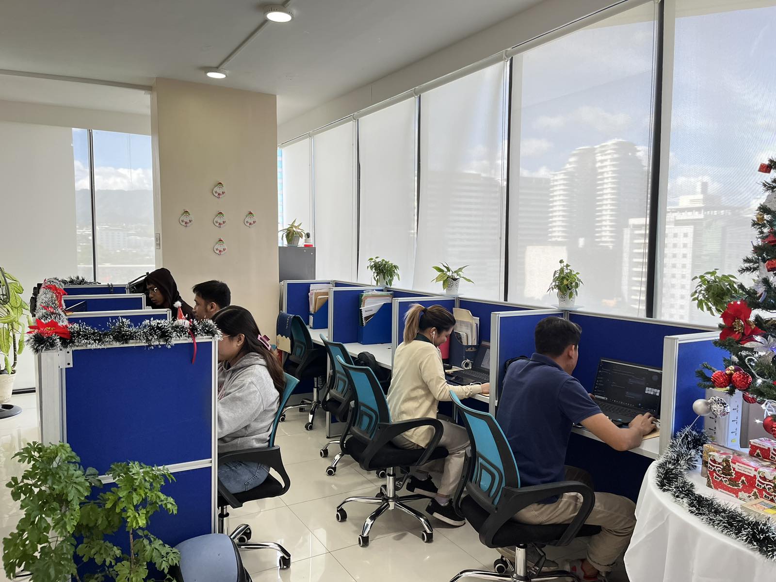 D:\ROBBY PERSONAL FILES 2013\CCCI GMM\ENTERPRISE OF THE DAY ARTICLES\PR 96 - PPTECHNOLOGY EXPERTS\AppTech - 4.jpg