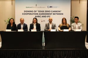 C:\Users\GCPI-ROBBY\Desktop\PRS\AHRC-IFC Edge Zero Carbon Signatories Seated.jpg