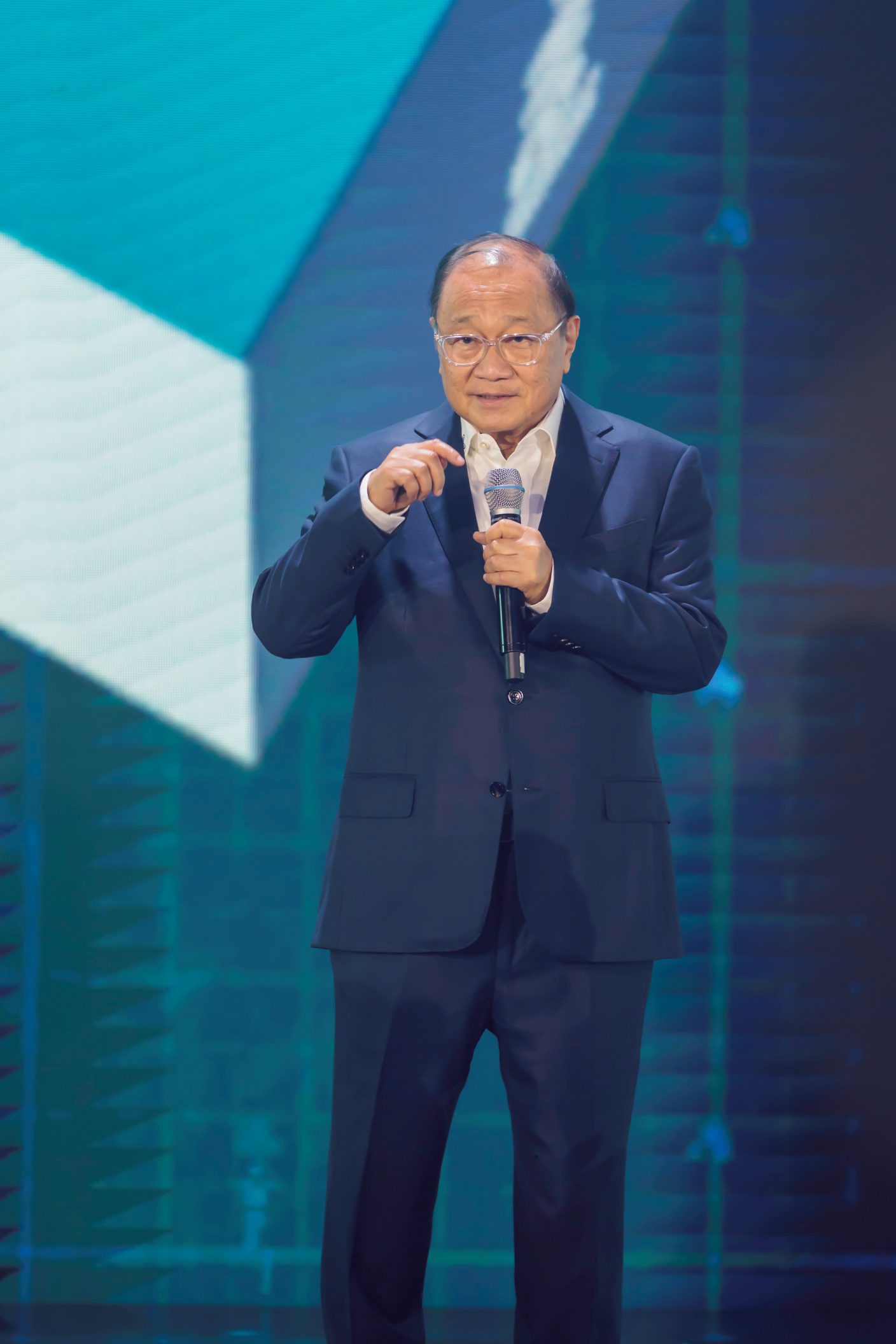 C:\Users\GCPI-ROBBY\Desktop\MWELL PR\mWell Chairman and MPIC Chairman and CEO Manuel V. Pangilinan .jpg