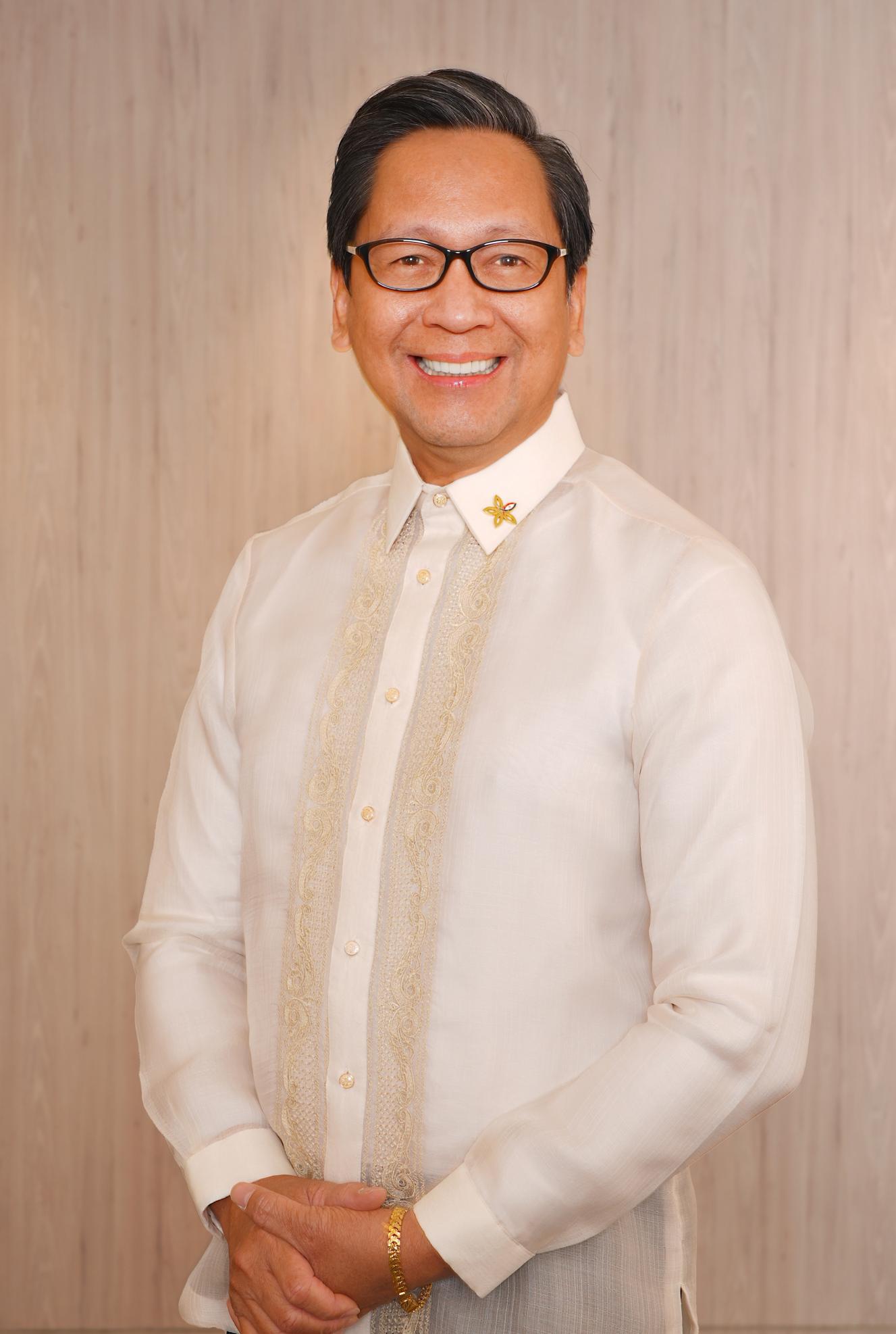 GM Den Navarro(1)