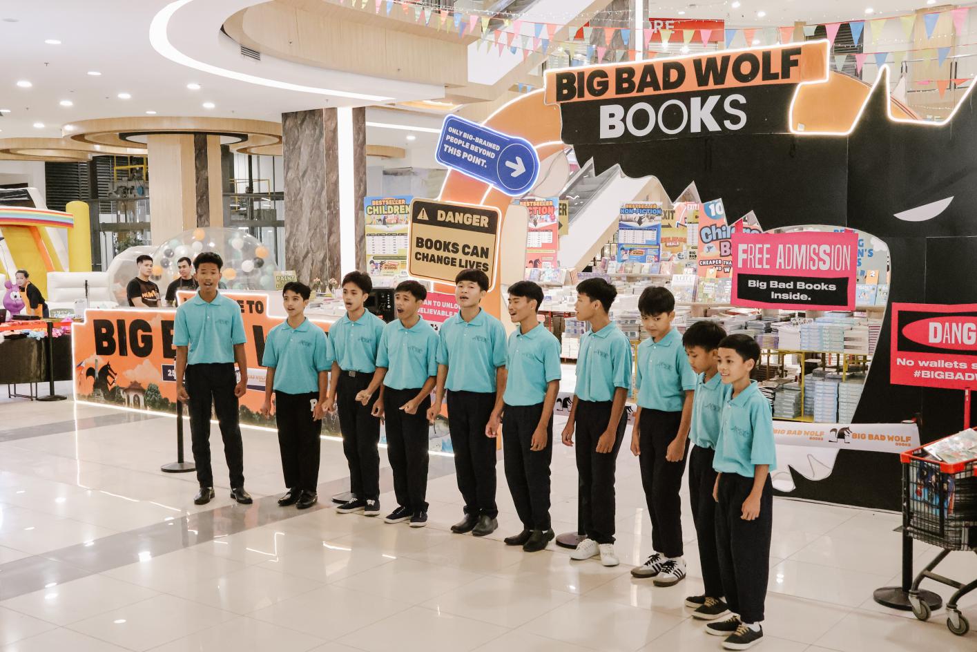 Choir Performance of The Sisters of Mary School - Boystown(1)