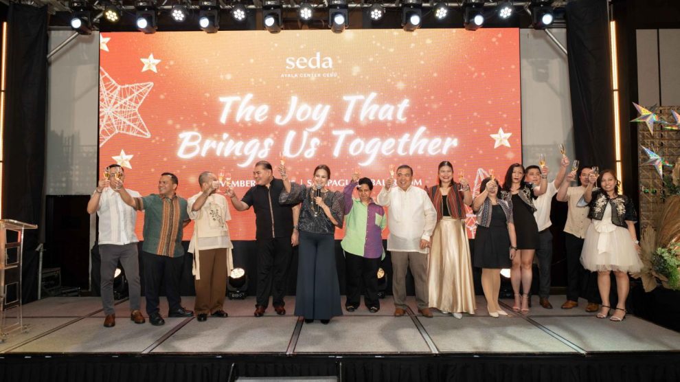 05 Ceremonial Toast led by Cluster General Manager Gwen Dela Cruz(1)