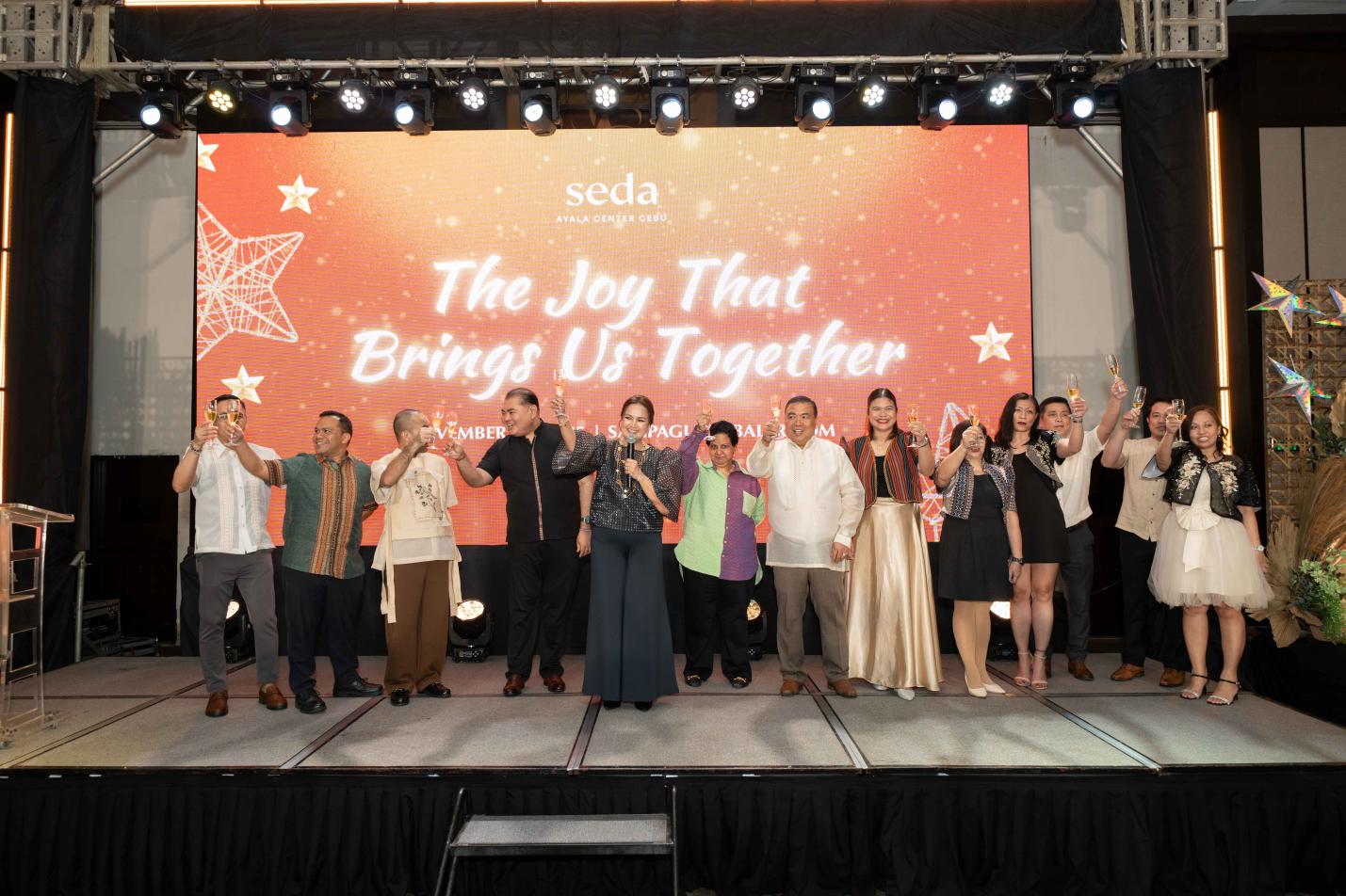 05 Ceremonial Toast led by Cluster General Manager Gwen Dela Cruz(1)