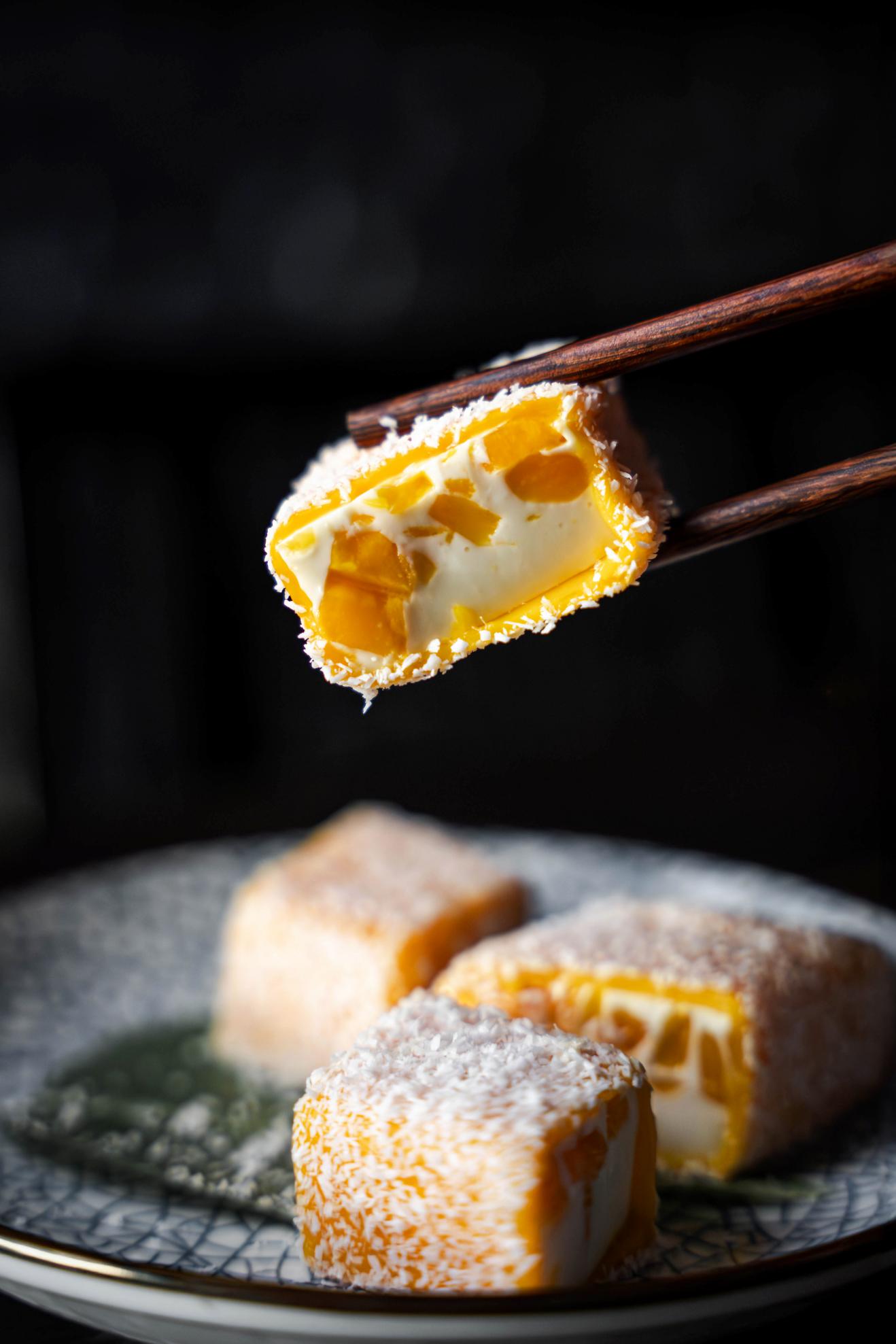Fresh Mango Glutinous Rice Rolls_MTVAN 2