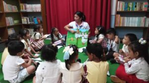 Childlink teacher teachng the students