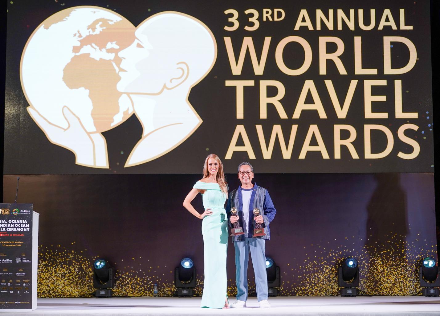 General Manager Den Navarro proudly receives the Asia’s Leading Airport Hotel and Philippines’ Leading Airport Hotel awards on behalf of Savoy Hotel Manila at the World Travel Awards Gala Ceremony in Crossro