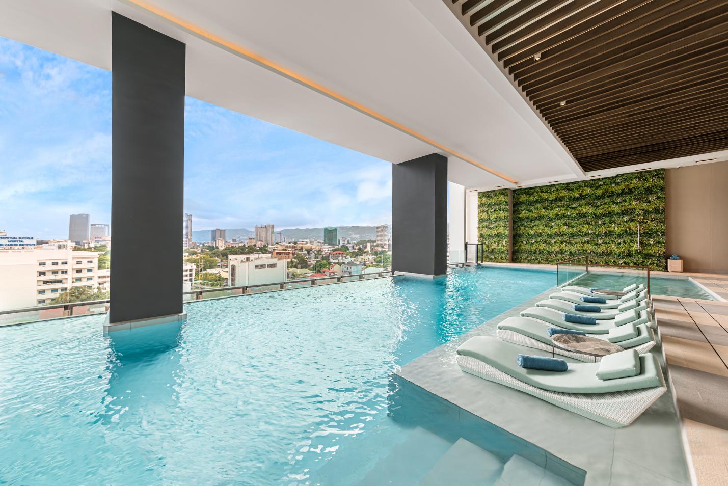 SR_Philippines_Cebu_Som Gorordo Cebu_Pool